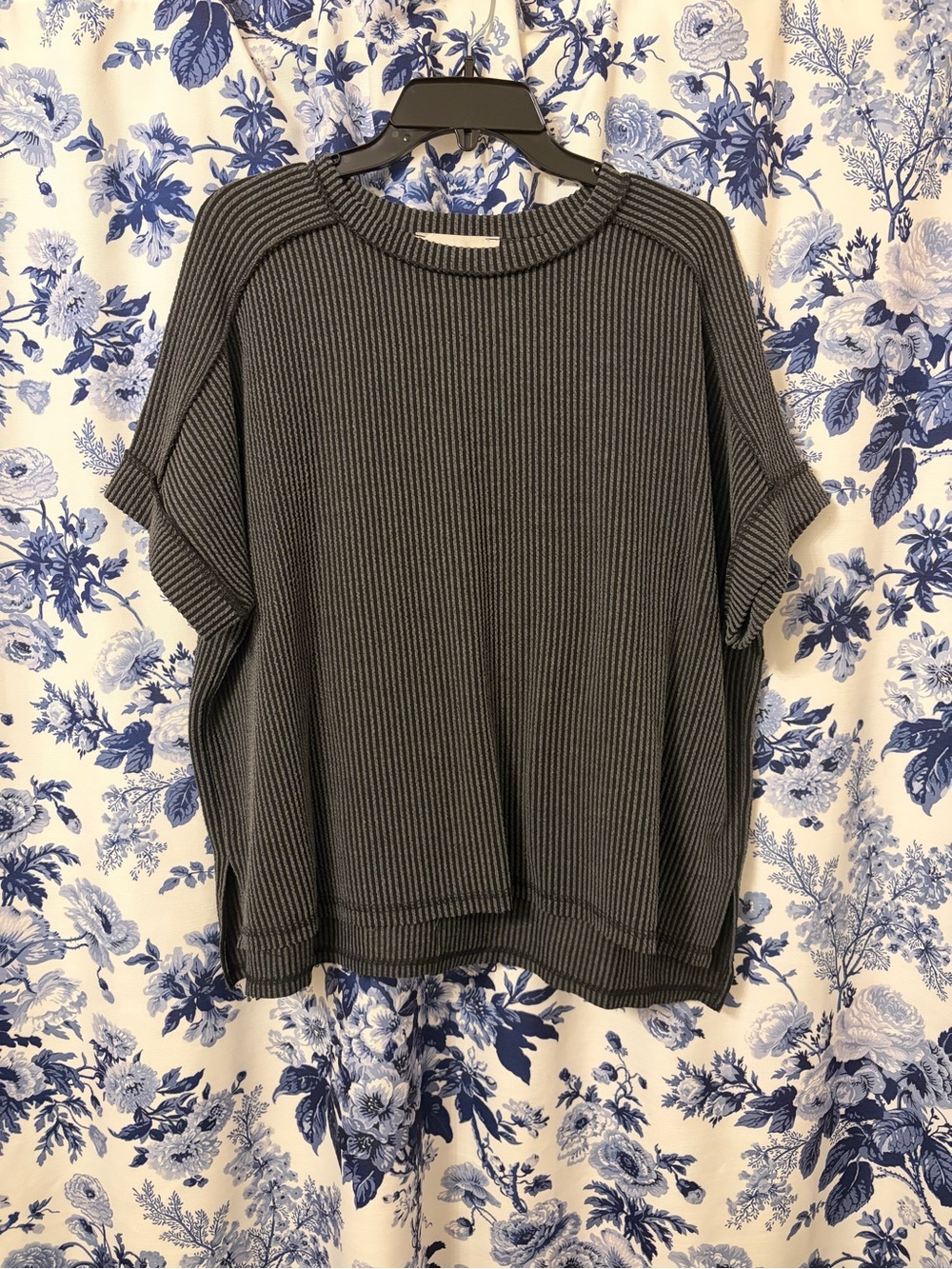 Zenana Outfitters Ribbed Short-Sleeve Knit Top - Charcoal Gray